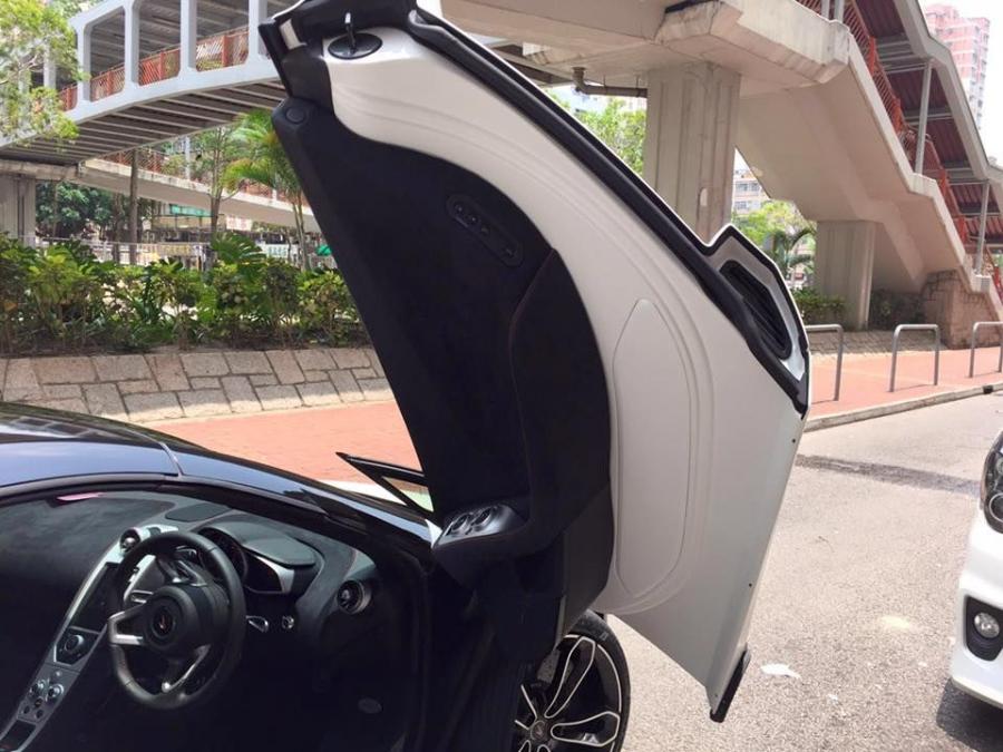  McLaren 650S Spyder Matte White by Impressive Wrap 2016 года  (фото 12 из 15)